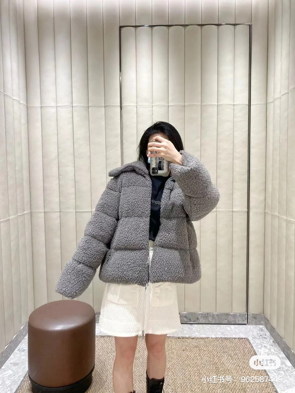 Moncler Down Jacket Wmns ID:20221026-73